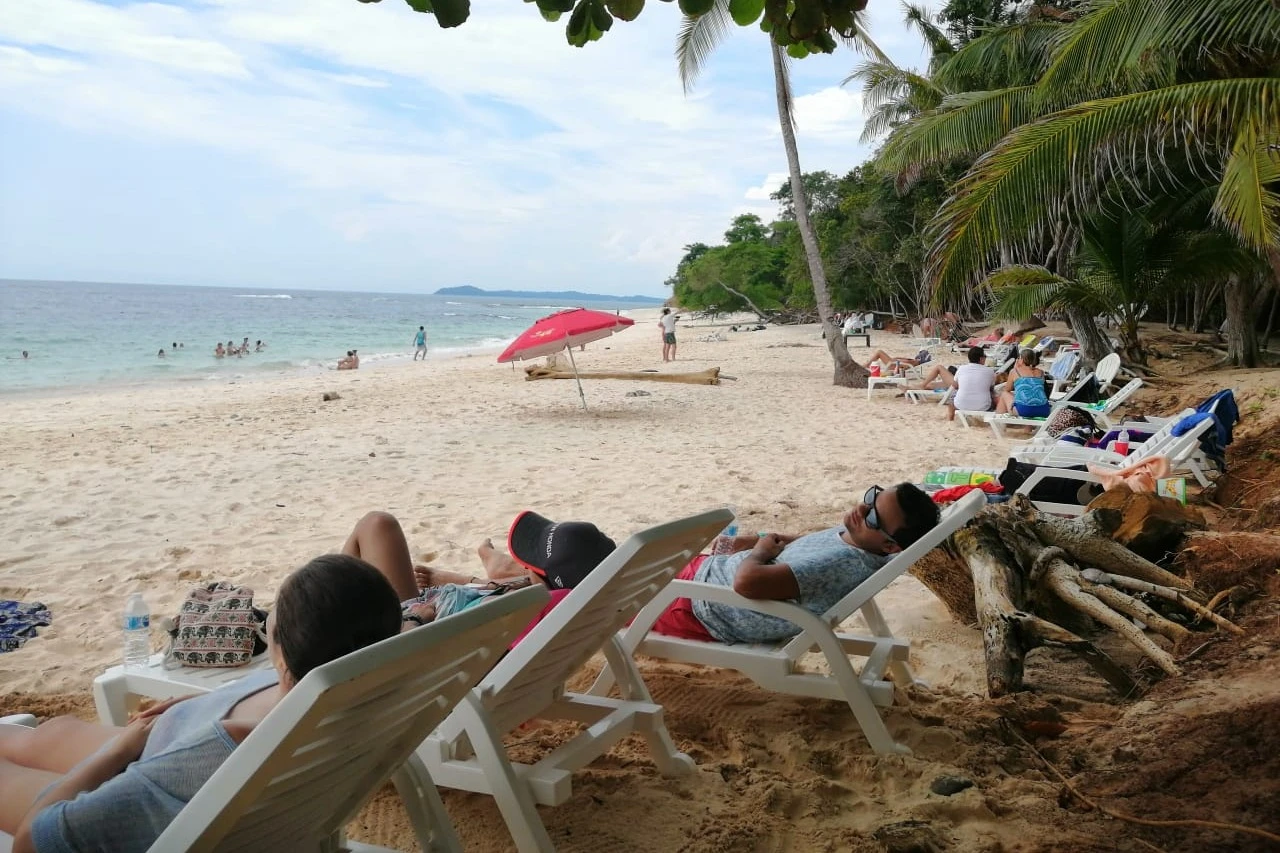 Isla Bolaños, Las Perlas, Panamá - Club de Playa